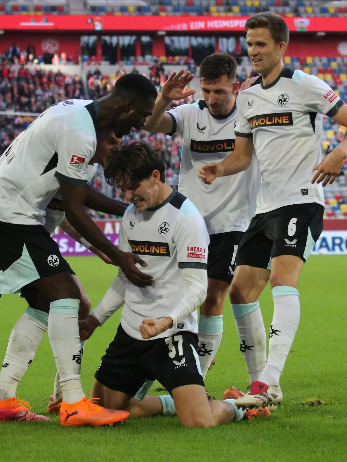 Jubeln die Roten Teufel wieder? Das Topspiel der 2. Bundesliga 1. FC Kaiserslautern gegen Hertha BSC seht ihr bei RTL im Free-TV oder auf RTL+ online im Livestream