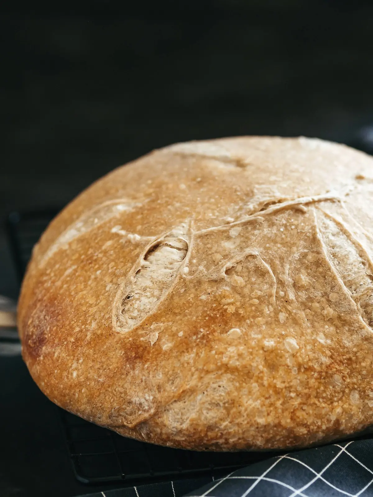 Bild zu: "Anfängerfreundlich! So gelingt auch euer Sauerteigbrot"