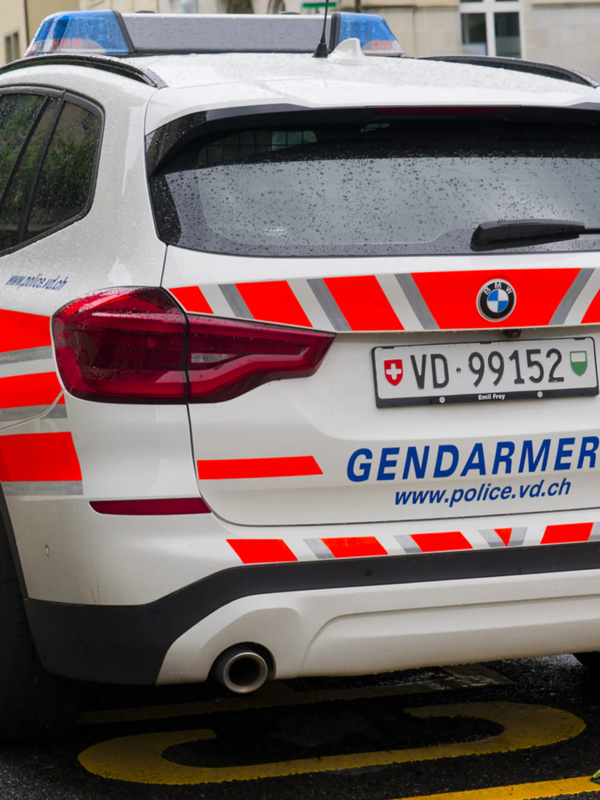Bild zu: "Leiche in zwei Teile zerteilt: Frau festgenommen"
