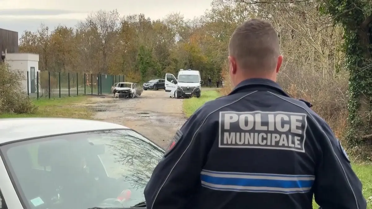 Autofahrer rast in Frankreich absichtlich in Menschen – mehrere Verletzte Täter rief „Allah ist groß”!