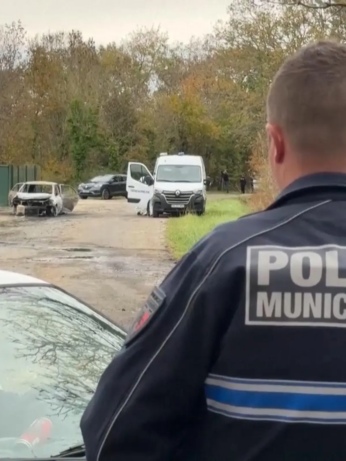 Bild zu: "Autofahrer rast in Frankreich absichtlich in Menschen – mehrere Verletzte"