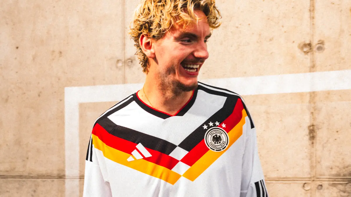 Nick Woltemade im neuen Trikot