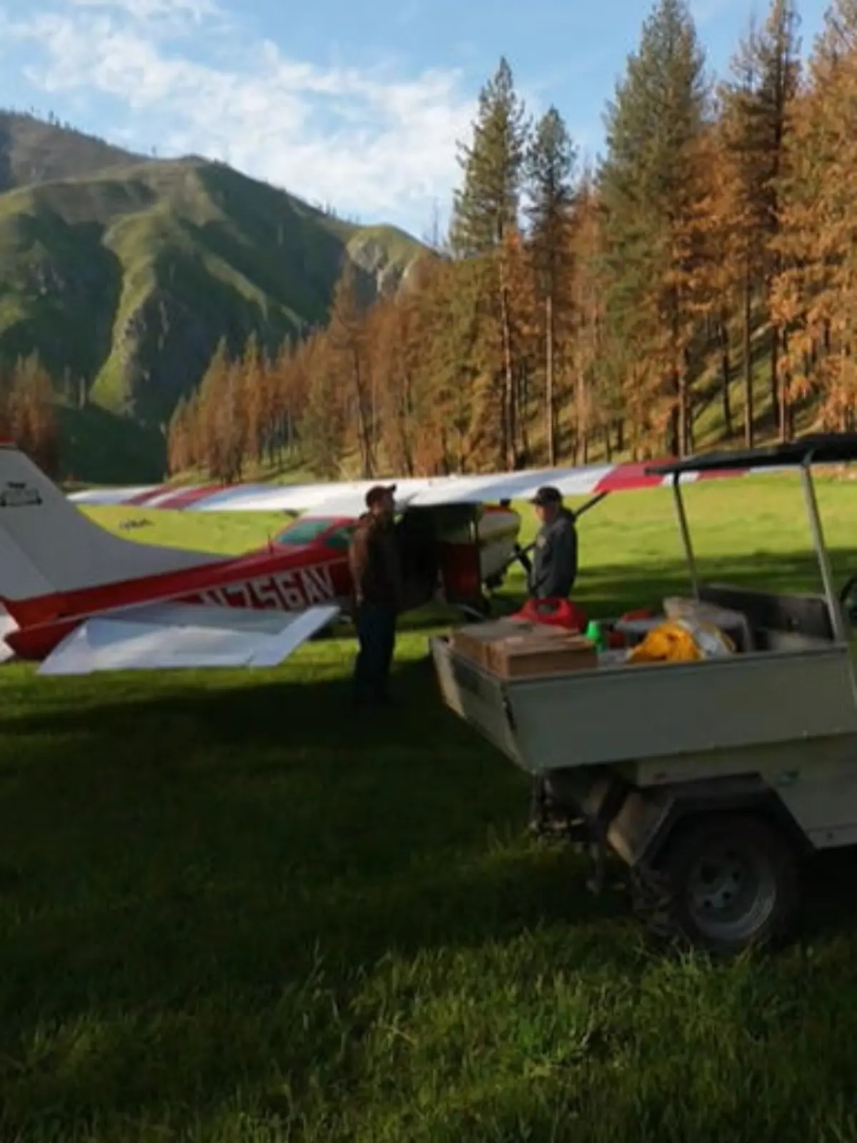 Bild zu: "Fliegender Postbote versorgt Einsiedler in Idaho"