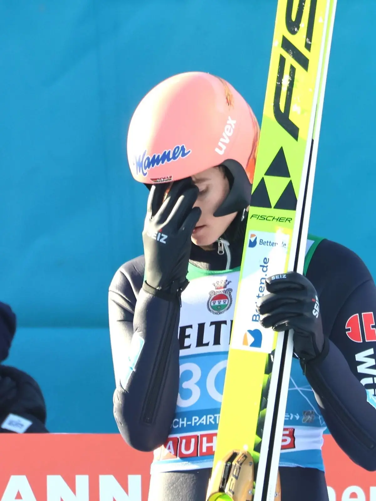 Enttaeuschung . . . Karl GEIGER GER, SC Oberstdorf. Skispringen, 1.01.2023, in Garmisch-Partenkirchen, Deutschland, O L Y M P I A S P R U N G S C H A N Z E. 71.Vierschanzentournee, Neujahrsspringen, Saison 2022-2023. Quelle / Copyright / Credit : Oryk HAIST *** Disappointment Karl GEIGER GER, SC Oberstdorf Ski Jumping, 1 01 2023, in Garmisch Partenkirchen, Germany, O L Y M P I A S P R U N G S C H A N C E 71 Four Hills Tournament, New Years Jumping, 2022 2023 Season Source Copyright Credit Oryk HAIST xSKISPRINGENx 
