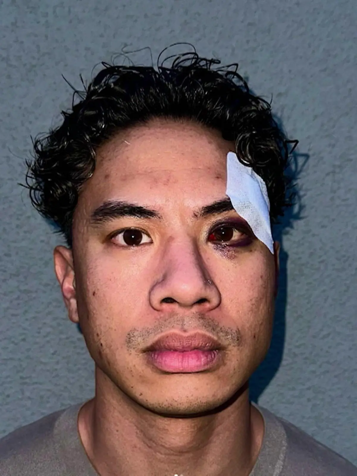 Bild zu: "Comedian Tutty Tran berichtet über rassistischen Angriff"