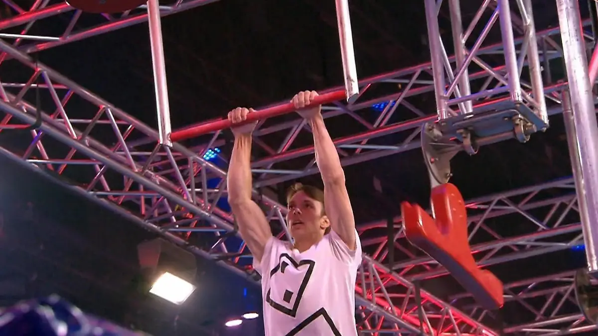 „Ninja Warrior“ Ole Janek lässt allen anderen keine Chance Frank Buschmann nach Parcours-Wahnsinn fassungslos