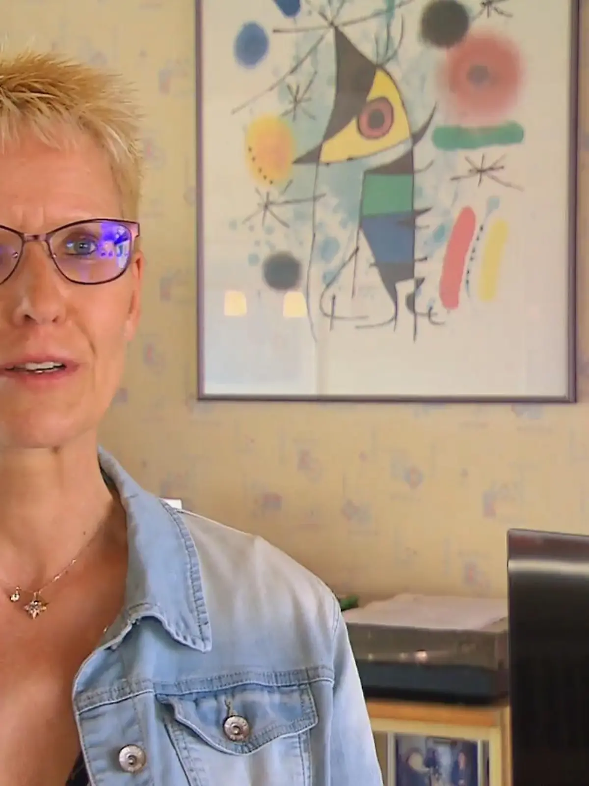 Bild zu: "Carola lernt Herberts Zuhause kennen"