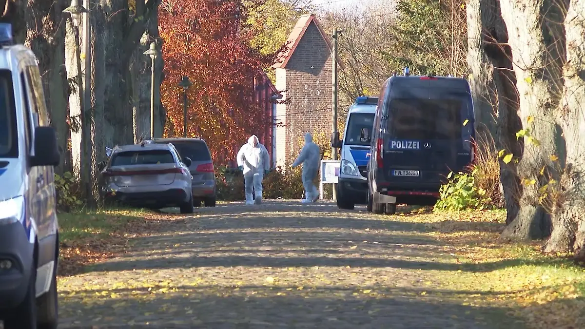 Durchsuchungen in Reimershagen führen Polizei zum Auto der Ex-Freundin Hinweis im Fall Fabian (✝8)