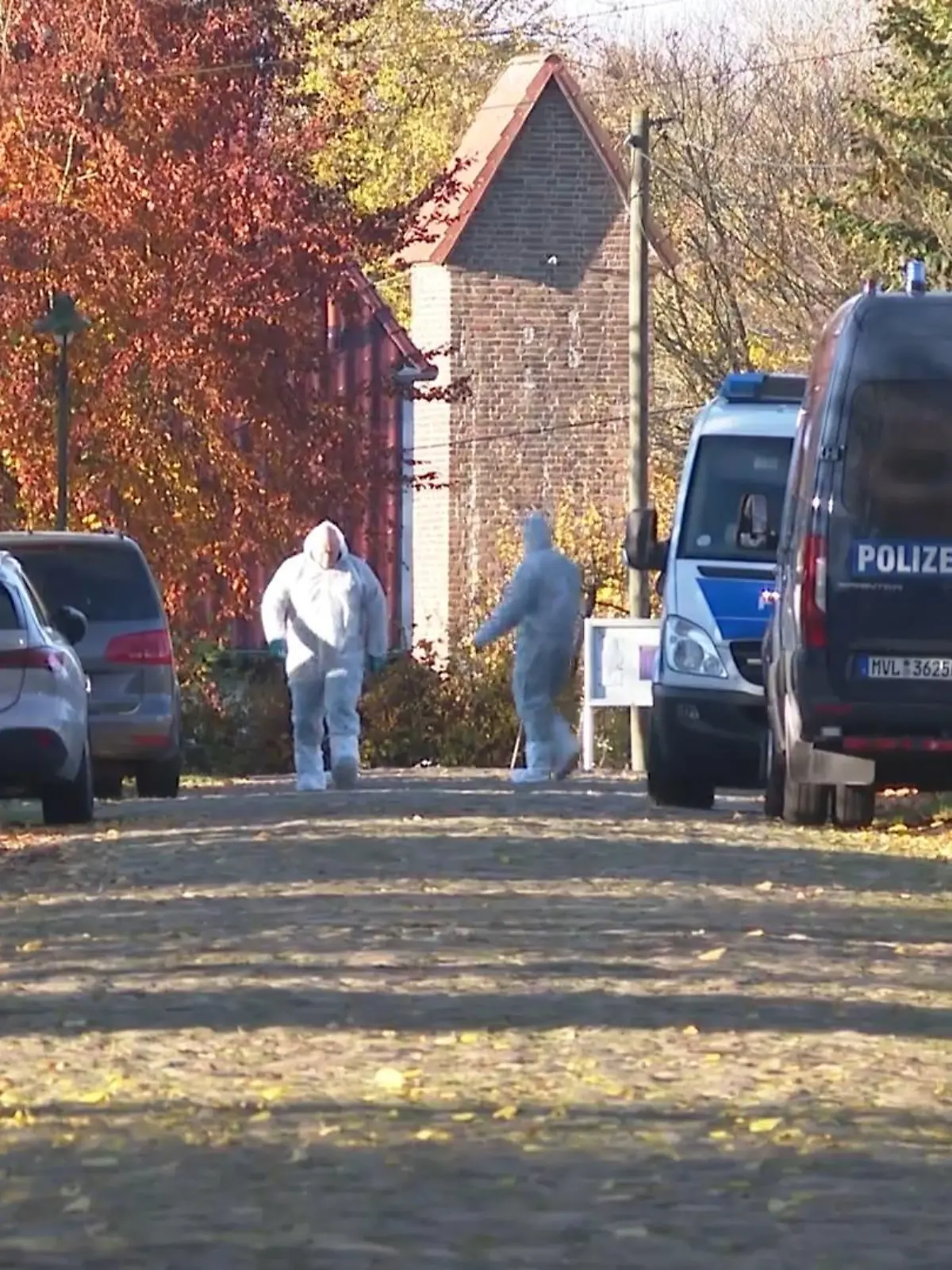 Bild zu: "Durchsuchungen in Reimershagen führen Polizei zum Auto der Ex-Freundin"