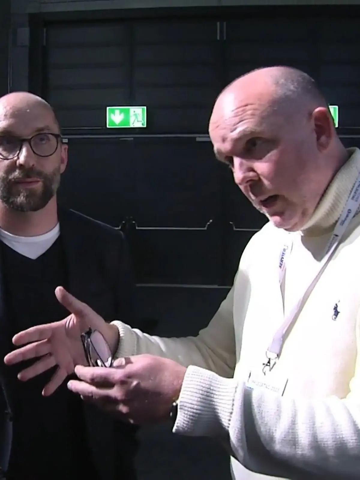 Bild zu: "Team Wallraff konfrontiert Alloheim-Chef – das ist seine Reaktion"