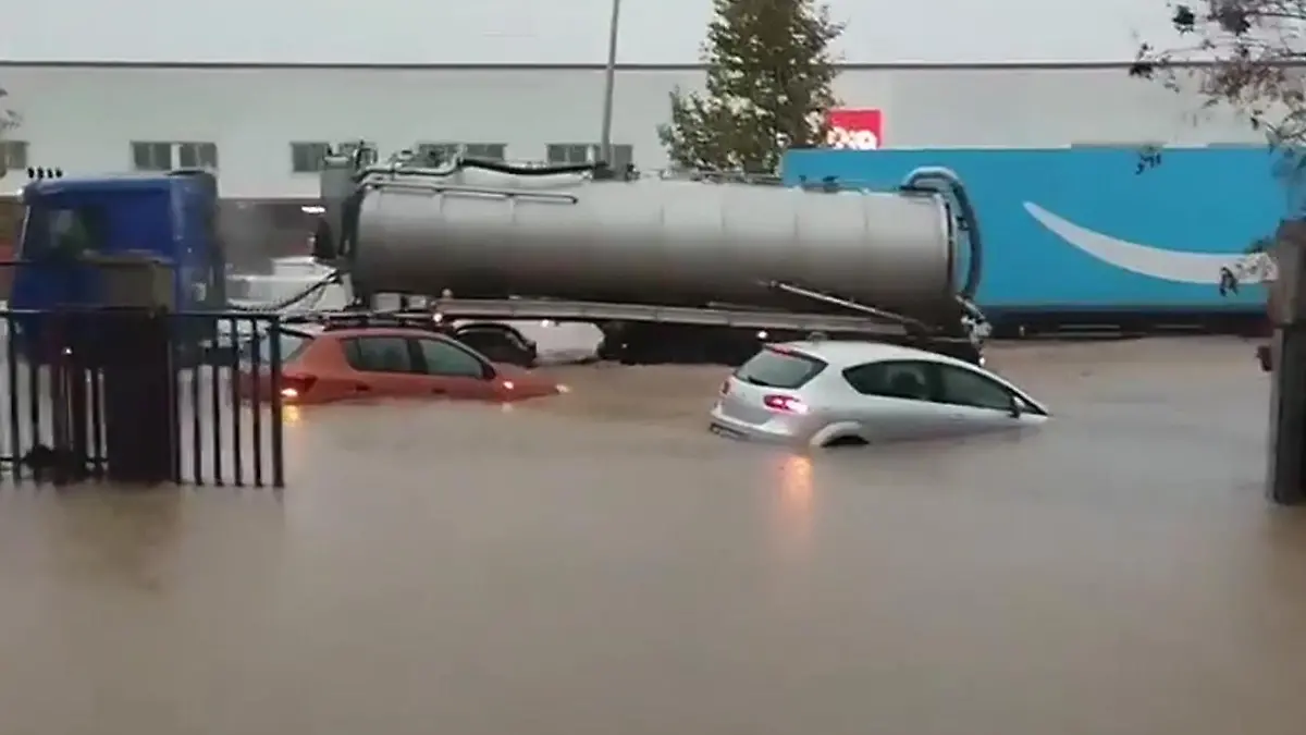 Starkregen überflutet beliebte Urlaubsinsel Unwetter auf Mallorca