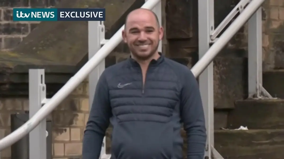 Mit breitem Grinsen! Häftling kehrt freiwillig in den Knast zurück Chaos im englischen Gefängnis Wandsworth