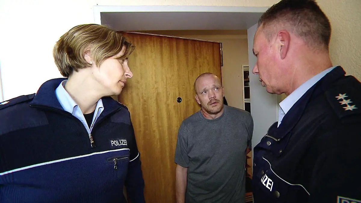 Schreie aus Nachbarwohnung / Mann rastet nach Heiratsantrag aus