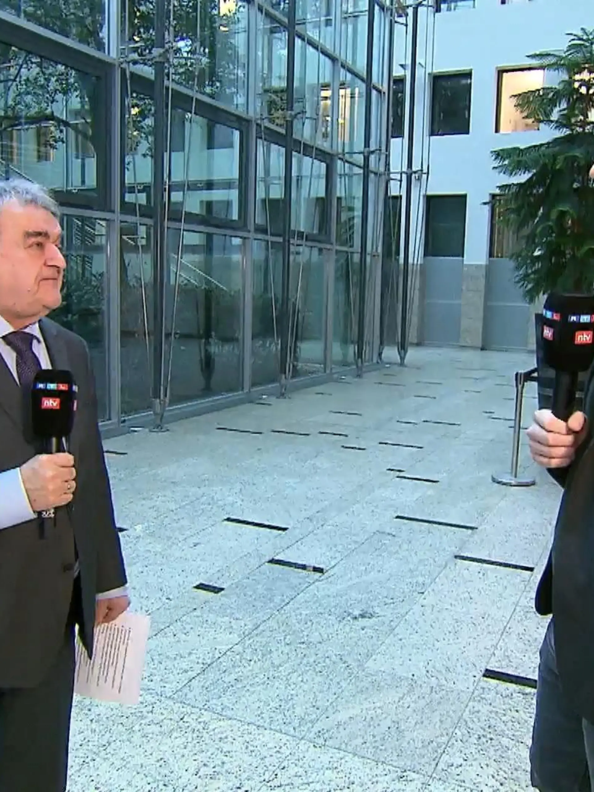 Bild zu: "Gespräch mit NRW-Innenminister Reul"