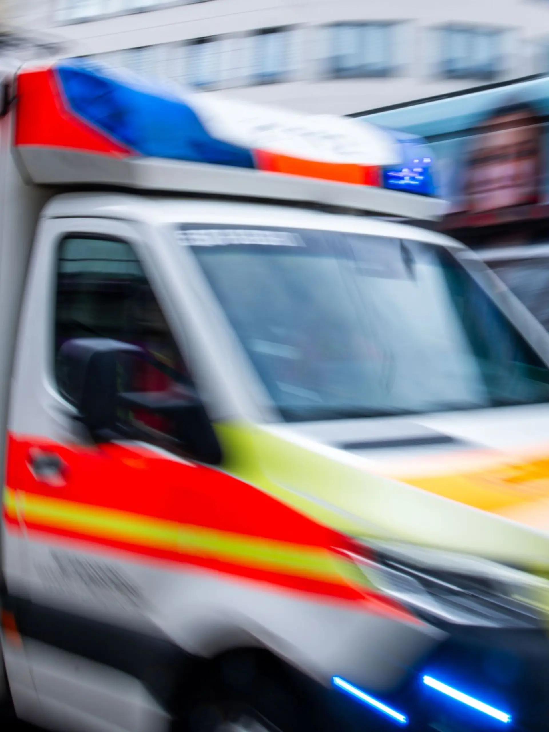 Bild zu: "Busfahrer kollabiert am Steuer - Fahrgast greift ein"