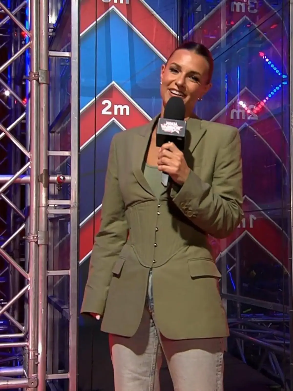 Bild zu: "Laura Wontorra präsentiert uns ihren Korsett-Look"