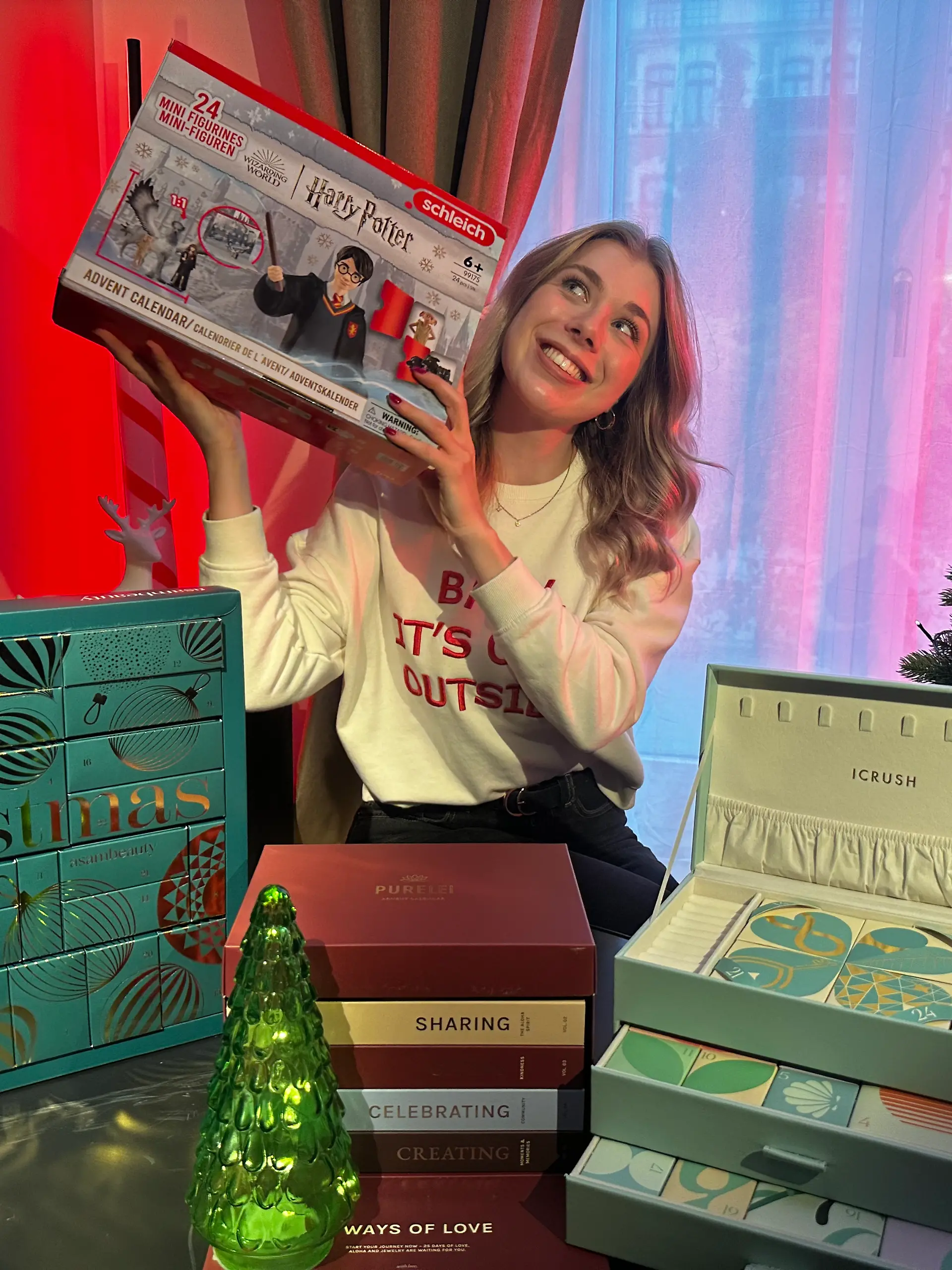 Reporterin im Glück: Sie darf jetzt schon die Türchen von beliebten Adventskalendern öffnen. 