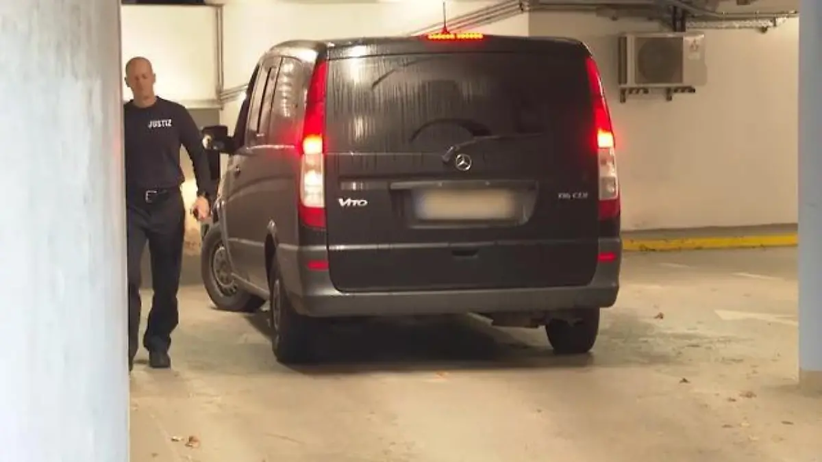 Ex-Freundin unter Mordverdacht! Hier wird die Angeklagte zum Haftrichter gebracht Der Fall Fabian (†8)