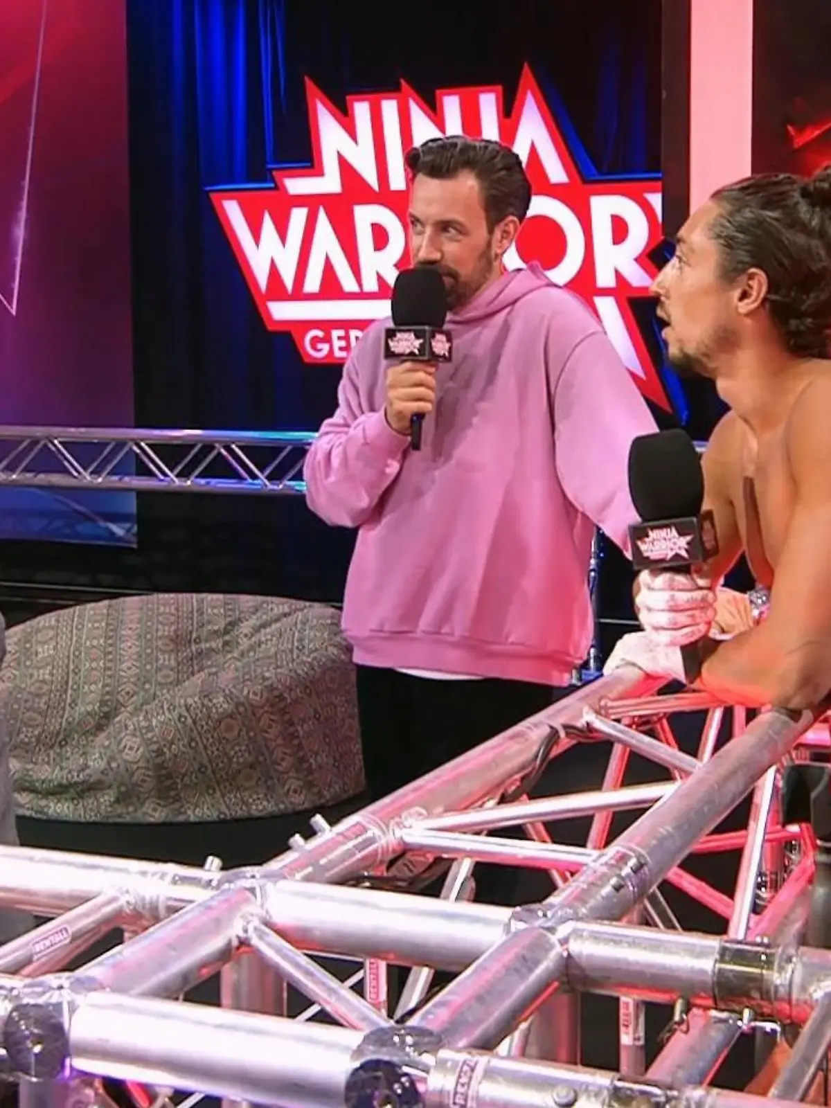 Bild zu: "René Casselly kriegt von Frank Buschmann eine fette Ansage"