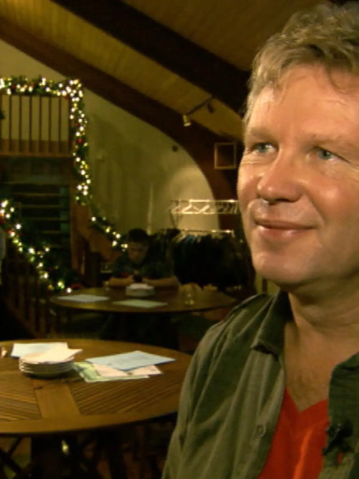 Bild zu: "Besteht er die Feuertaufe in einem amerikanischen Brauhaus?"