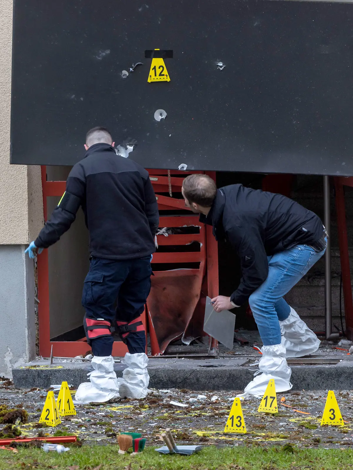 Bild zu: "Sprengstoff-Angriff auf Wohnhaus"