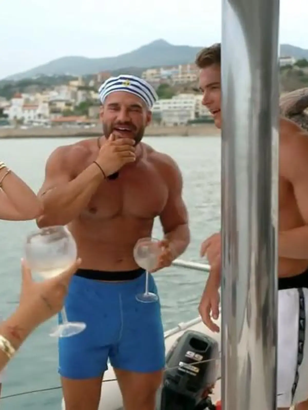 Bild zu: "Aleks Petrovic spuckt auf die Verführerinnen"