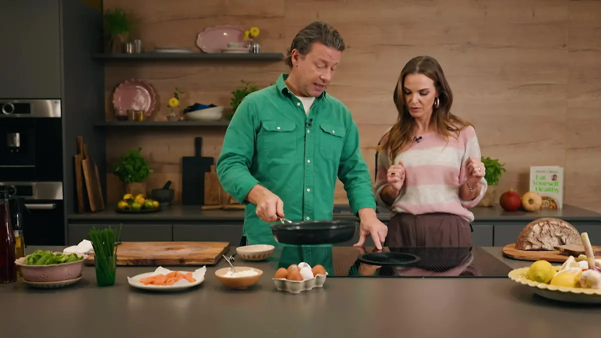 Omelett a lá Oliver! So gelingt euch das Zehn-Minuten-Rezept des Starkochs Jamie Oliver zu Gast bei GALA