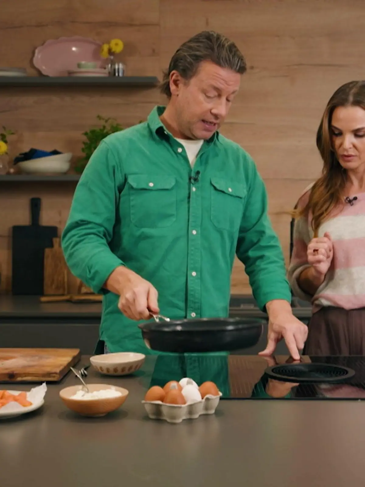 Bild zu: "Omelett a lá Oliver! So gelingt euch das Zehn-Minuten Rezept des Starkochs"