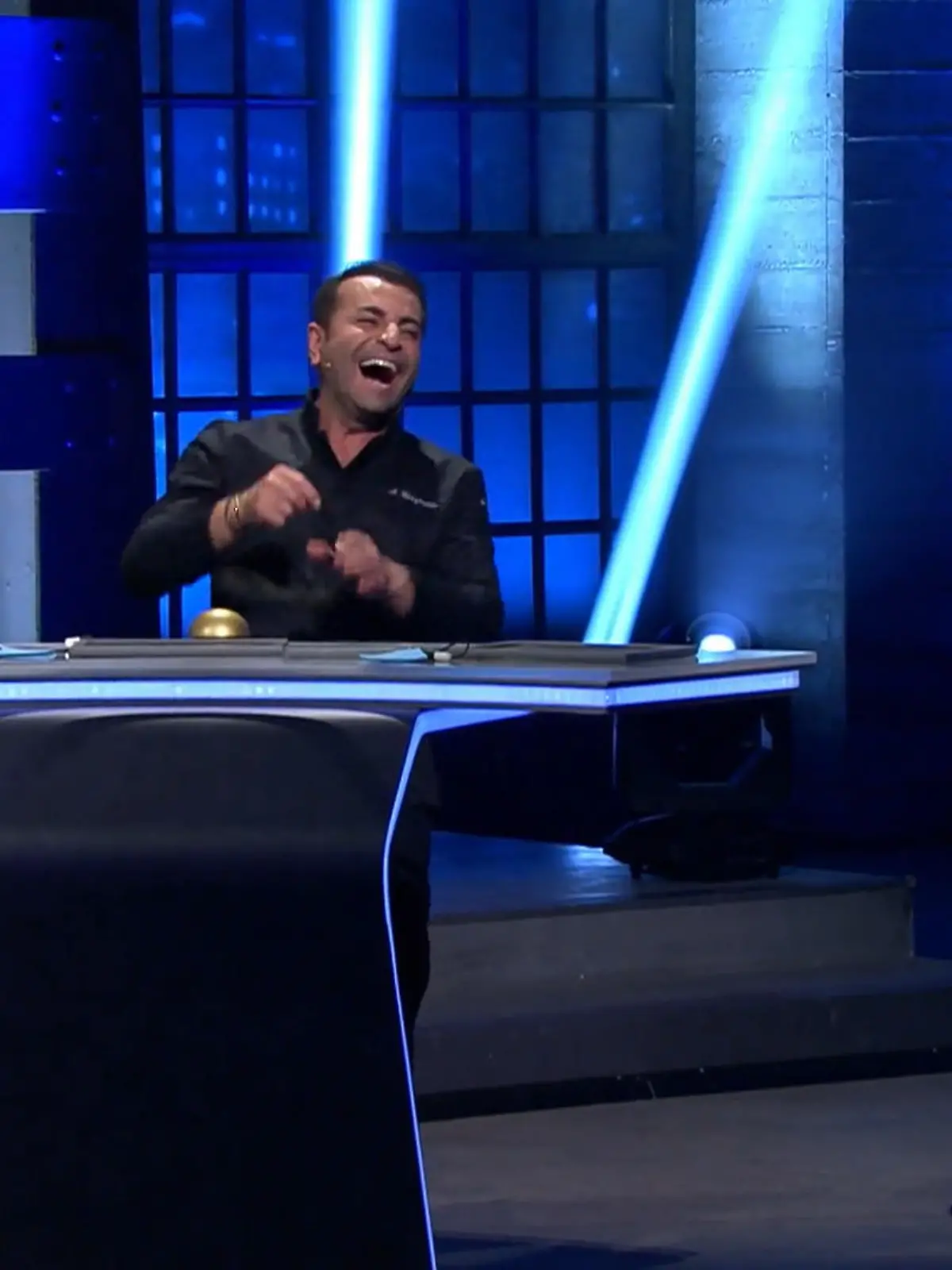 Bild zu: "Der "Stinkende Bischof" sorgt für Lachflash"