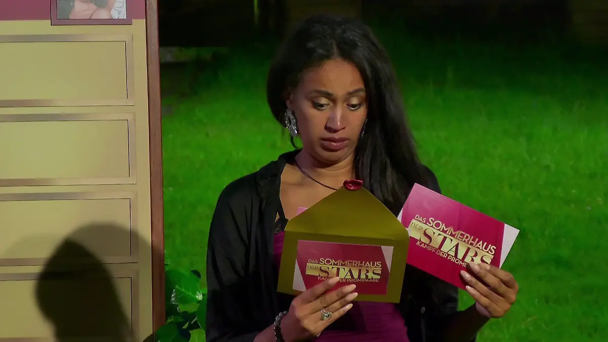 Sarah Joelle Jahnel erhält ein Angebot.