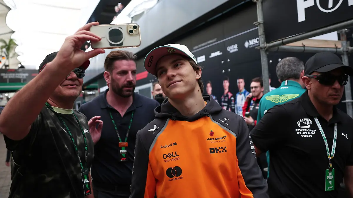 Bild zu: "Norris und Piastri zum Brasilien-Auftakt klar vor Verstappen"