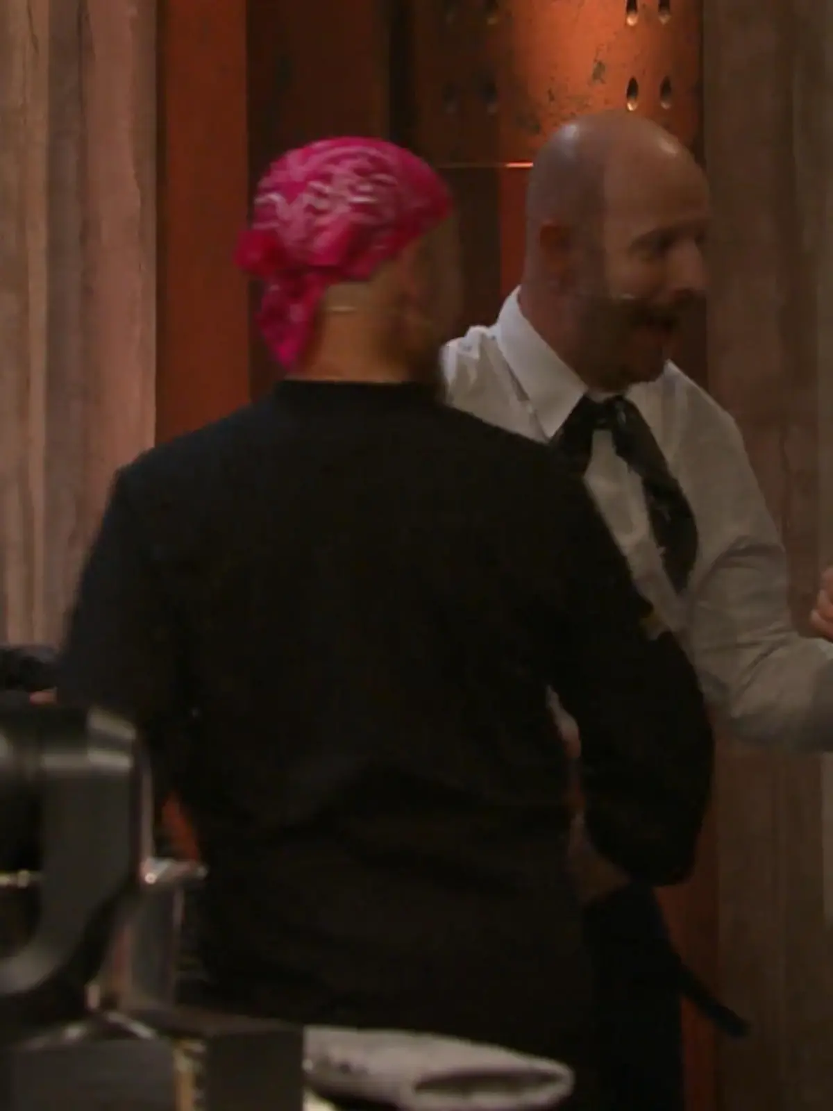 Bild zu: "Handgreiflichkeiten?! Nee, Feierabendbier"