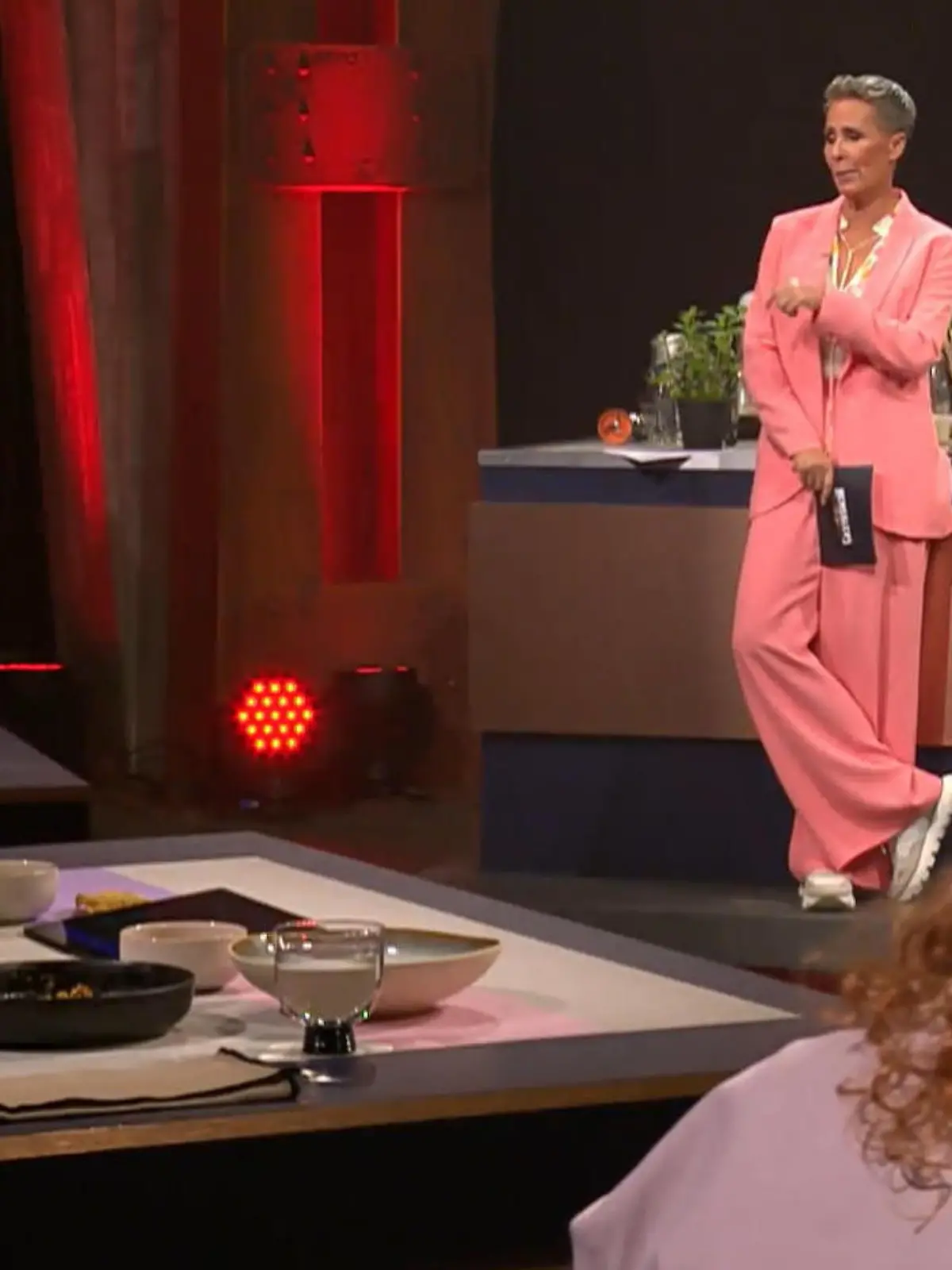 Bild zu: "Die Jury probiert und Sonja knurrt der Magen"