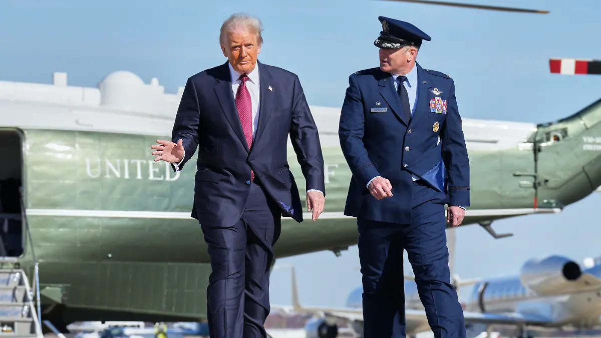 Auf dem von Donald Trump genutzten Militärflugplatz wurde ein verdächtiges Paket gefunden.