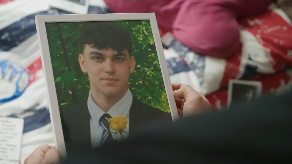 Mutter klagt nach mysteriösem Bundeswehr-Tod Geheimnis um Tod eines Rekruten