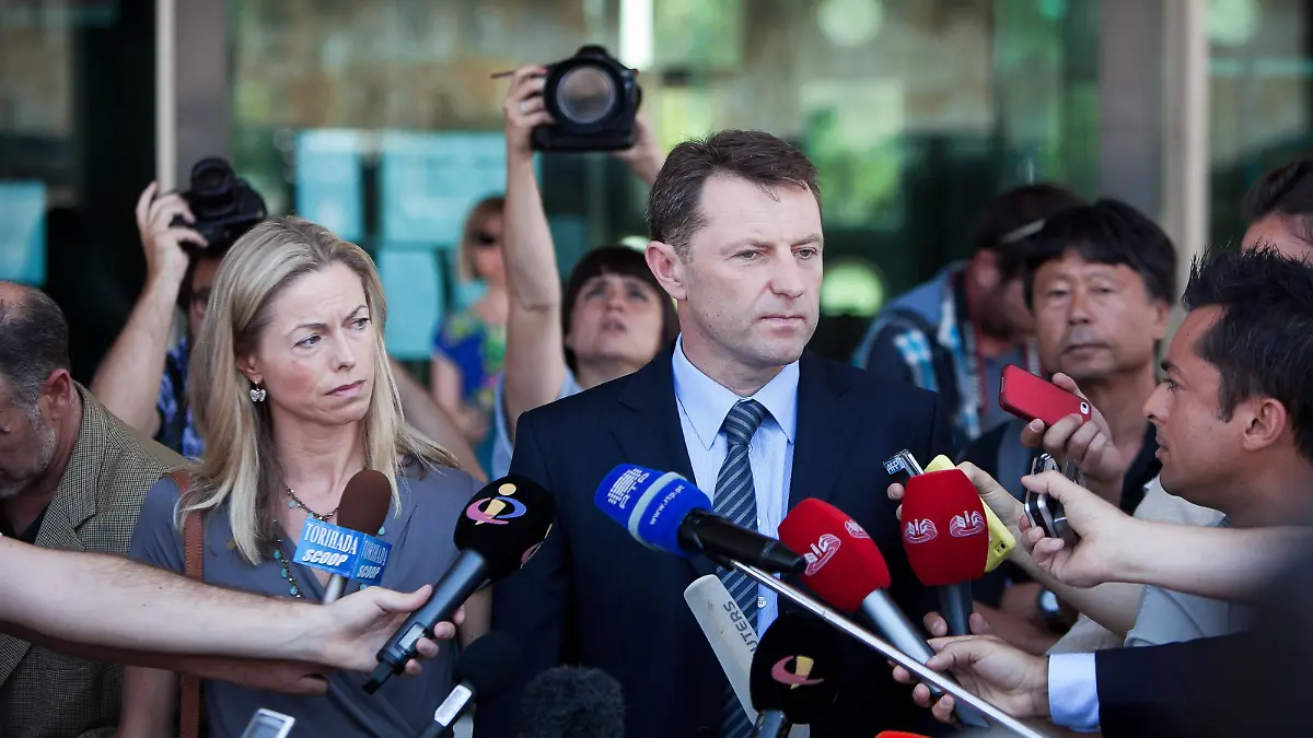 vb m k+ Kate and Gerry McCann