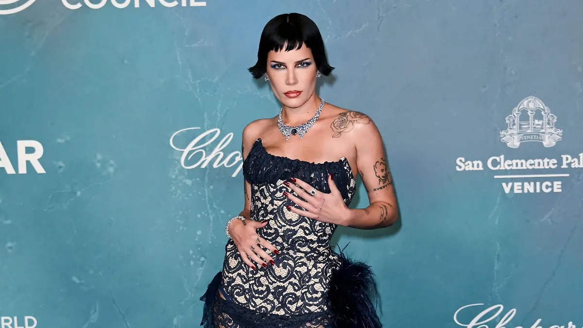 Die Sängerin Halsey wurde Opfer einer Grapsch-Attacke.