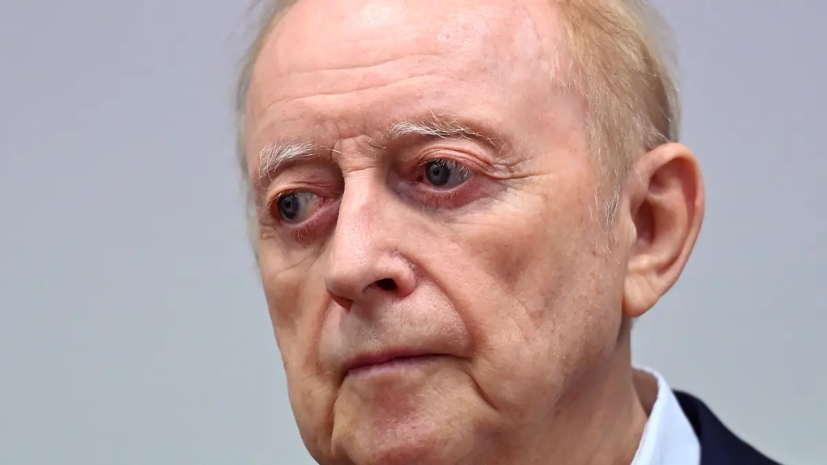 Überraschender Video-Gruß: Alfons Schuhbeck