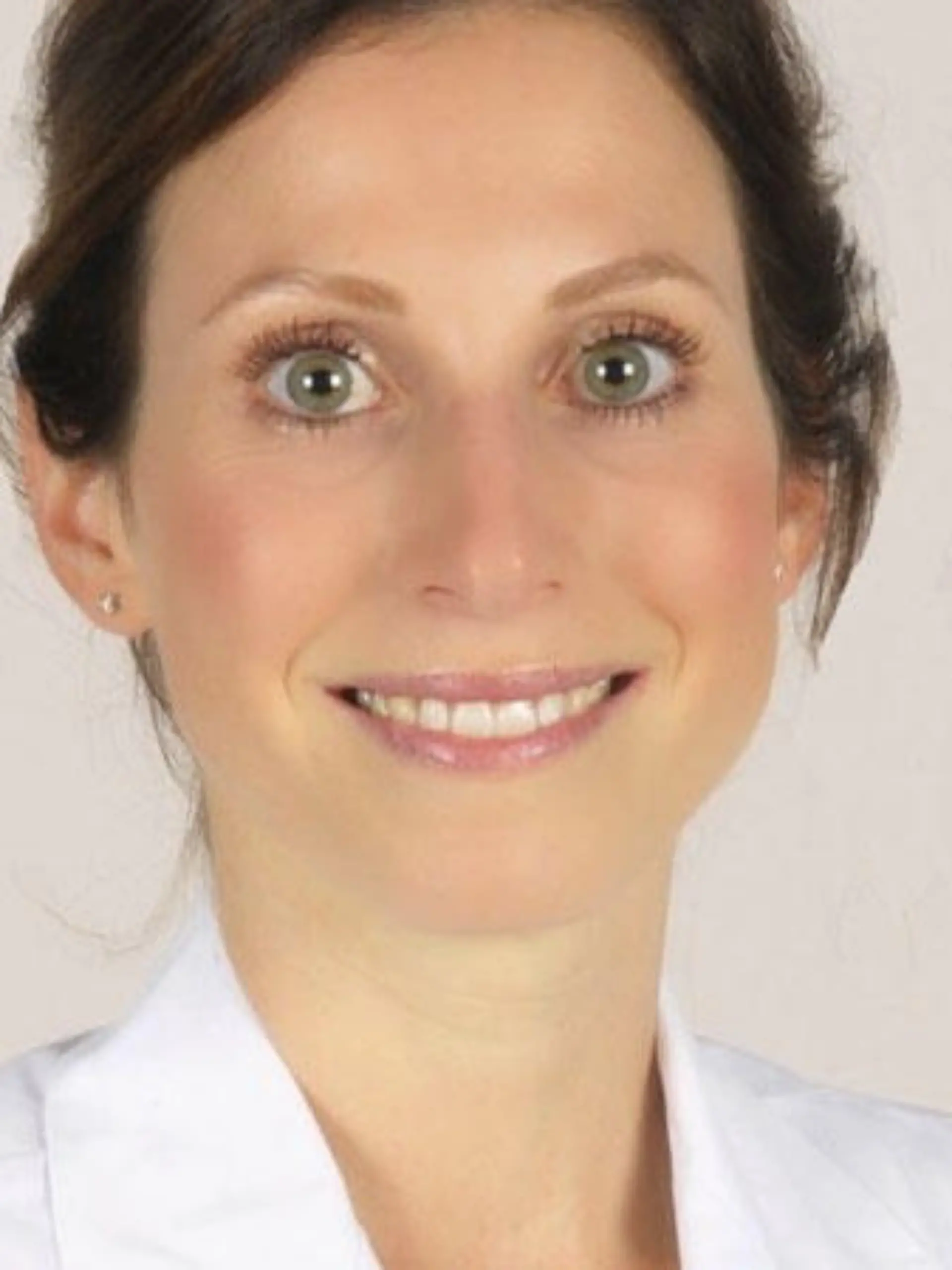Die niederländische Ärztin Emma Paes musste in der Silvester-Nacht einem kleinen Jungen eine Hand amputieren - er hatte sich beim "Böllern" verletzt.