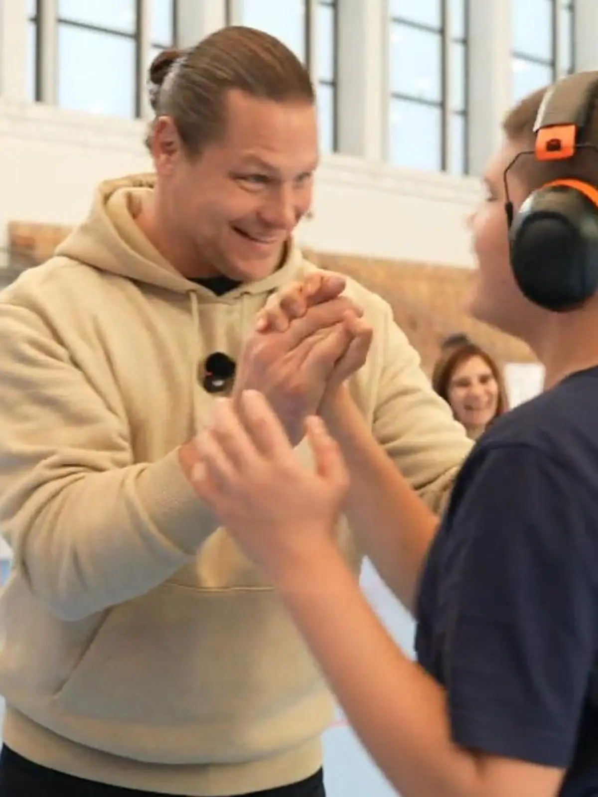 Bild zu: "Touchdown! NFL-Stars besuchen inklusives Football-Camp in Berlin"