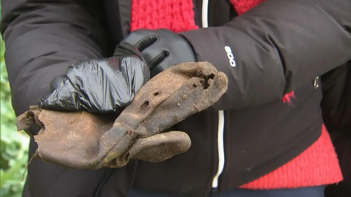 Unbekanntes Beweisstück? RTL stößt auf verkohlten Handschuh Fall Fabian (†8) aus Güstrow