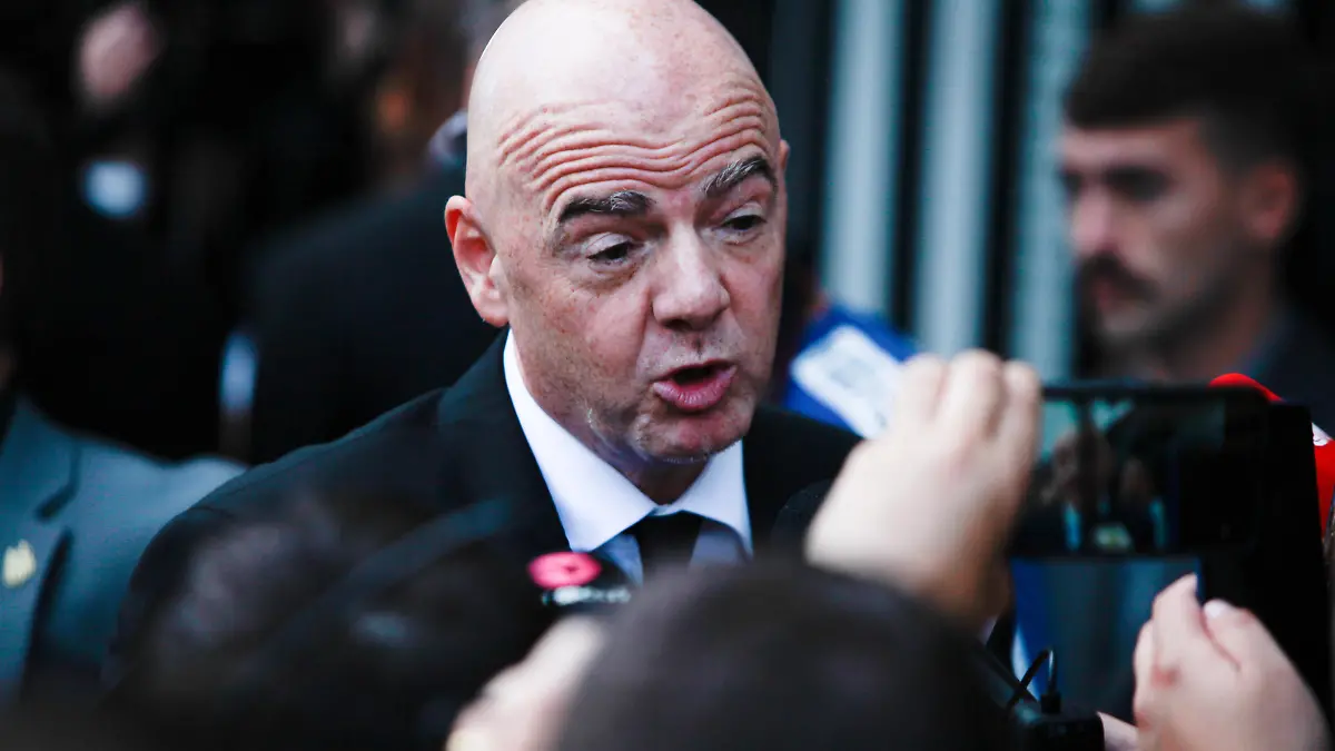  Velrio Pel SANTOS, SP - 02.01.2023: VELRIO PEL - FIFA President Gianni Infantino grants an interview to journalists after arriving at Vila Belmiro for the wake of the King of Football &quotPel&quot this Monday morning 02 in the city of Santos-SP. Photo: Marcio Ribeiro/Fotoarena x2315170x PUBLICATIONxNOTxINxBRA MarcioxRibeiro