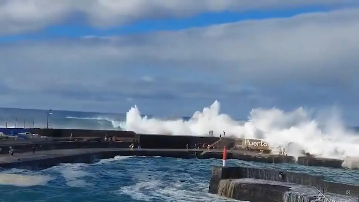 Drei Menschen von Wassermassen tödlich überrascht Riesenwellen auf Teneriffa