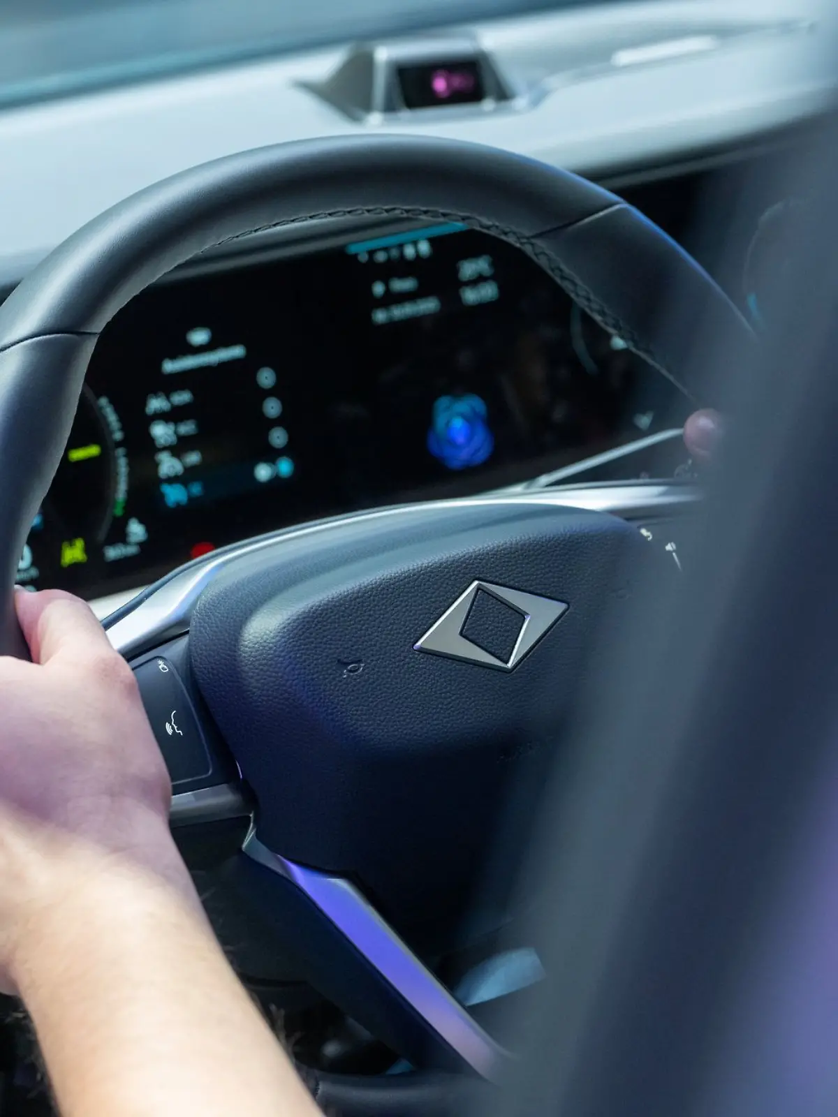 Bild zu: "Neunjähriger soll unter Papas Anleitung Autofahren üben"