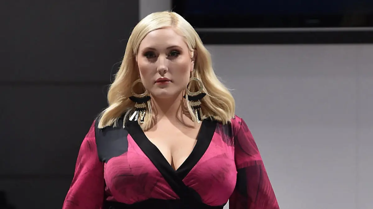 Hayley Hasselhoff eröffnet Show von 'Sheego' auf der Fashion Week in Berlin.