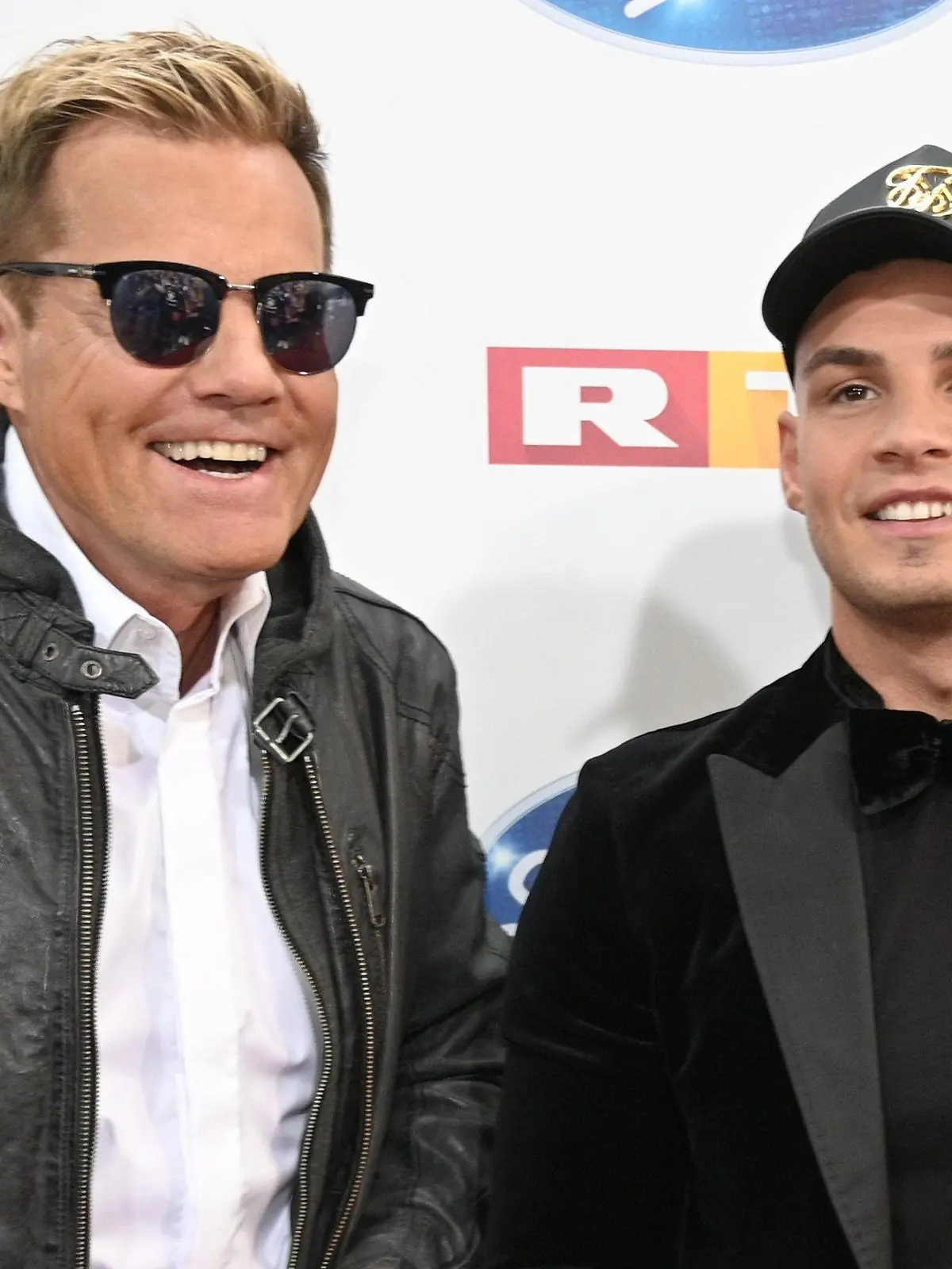 ARCHIV - 27.04.2019, Nordrhein-Westfalen, Köln: Die Juroren Dieter Bohlen (l) und Pietro Lombardi kommen zum Finale der RTL-Castingshow "Deutschland sucht den Superstar". Der frühere «Deutschland sucht den Superstar»-Gewinner Lombardi wird in der letzten Staffel der Castingshow noch einmal in der Jury sitzen. (zu dpa "Pietro Lombardi neben Dieter Bohlen in letzter DSDS-Jury") Foto: Henning Kaiser/dpa +++ dpa-Bildfunk +++
