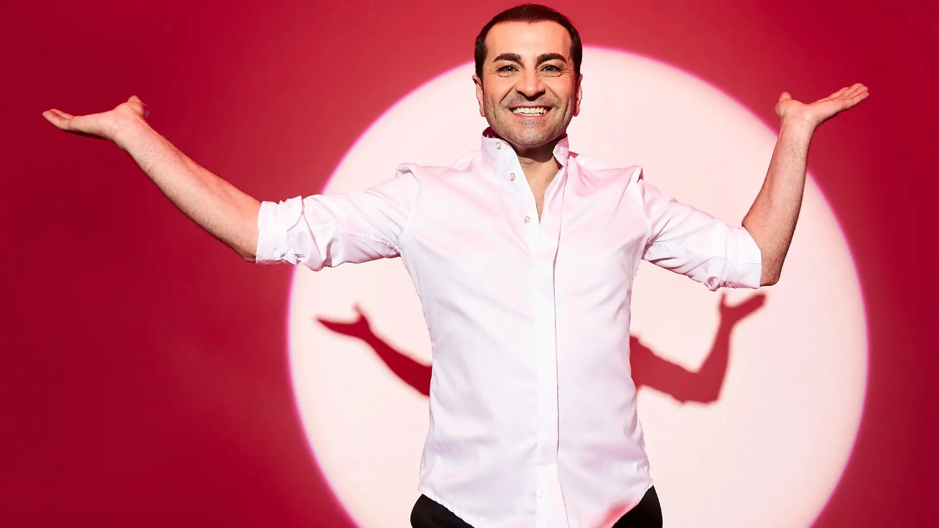 Ali Güngörmü?
Die Verwendung des sendungsbezogenen Materials ist nur mit dem Hinweis und Verlinkung auf RTL+ gestattet.