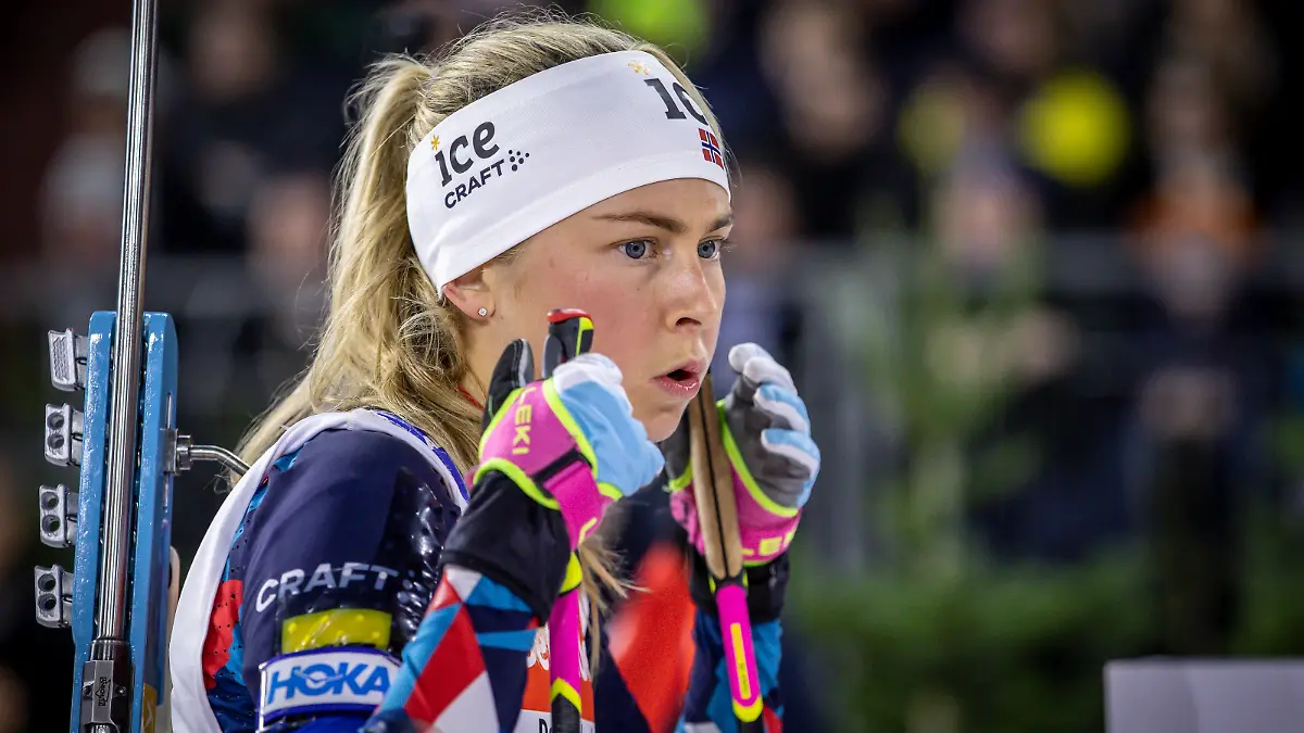 Ingrid Landmark Tandrevold (NOR) bei der bett1.de WTC Biathlon auf Schalke am 28.12.2022 in der Veltins-Arena in Gelsenkirchen (Nordrhein-Westfalen).  / action press