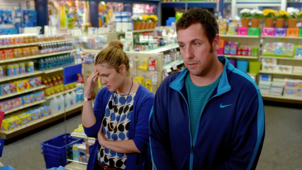 HANDOUT - Drew Barrymore und Adam Sandler in einer undatierten Szene des Films «Urlaubsreif». Der Film kommt am 22.05.2014 ins Kino. dpa (zu dpa-Kinostarts vom 15.05.2014) ACHTUNG: Verwendung nur für redaktionelle Zwecke im Zusammenhang mit der Berichterstattung über diesen Film und nur mit Urheber-Nennung Foto: Warner Bros/dpa bis zum 22.08.2014 +++(c) dpa - Bildfunk+++