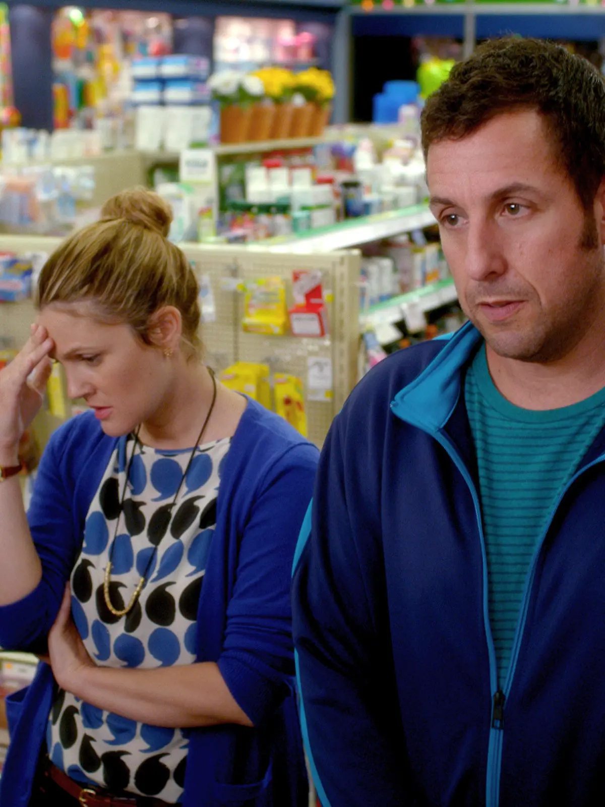 HANDOUT - Drew Barrymore und Adam Sandler in einer undatierten Szene des Films «Urlaubsreif». Der Film kommt am 22.05.2014 ins Kino. dpa (zu dpa-Kinostarts vom 15.05.2014) ACHTUNG: Verwendung nur für redaktionelle Zwecke im Zusammenhang mit der Berichterstattung über diesen Film und nur mit Urheber-Nennung Foto: Warner Bros/dpa bis zum 22.08.2014 +++(c) dpa - Bildfunk+++